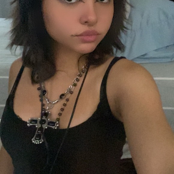 Meet your Posher, Alexa - Picture 5 of 5